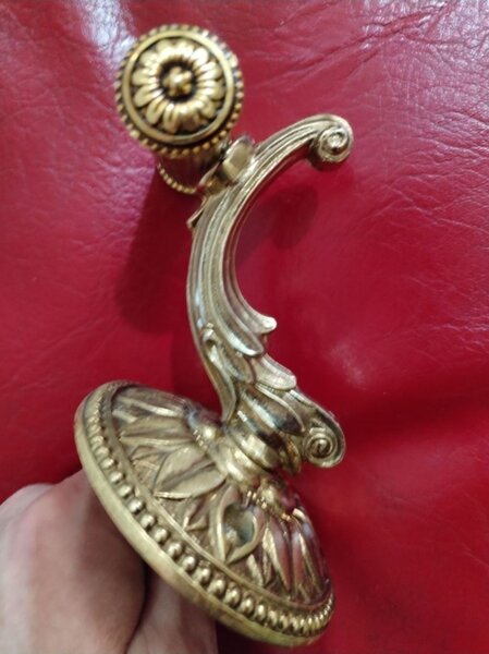 Suporti francezi vintage pentru prosoape baie in stil baroc